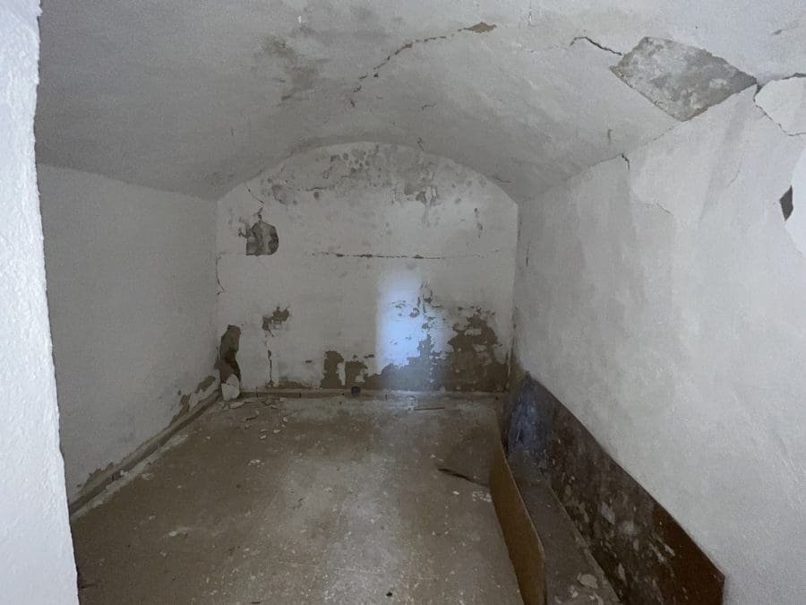 8 slaapkamer Grotwoning te koop in Baza - € 200.000 (Ref: 9521786)