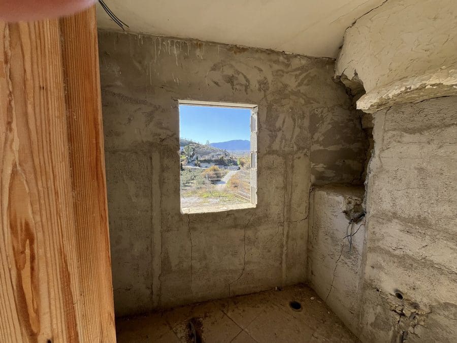 8 slaapkamer Grotwoning te koop in Baza - € 200.000 (Ref: 9521786)