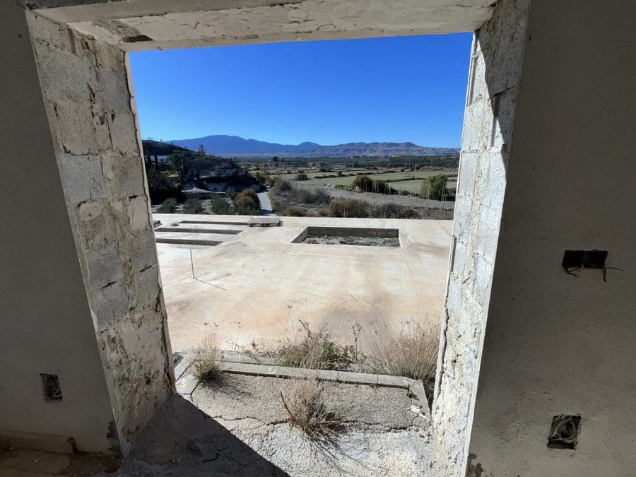 8 slaapkamer Grotwoning te koop in Baza - € 200.000 (Ref: 9521786)