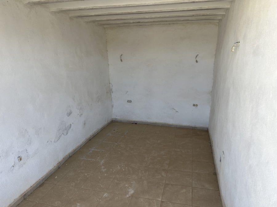 8 slaapkamer Grotwoning te koop in Baza - € 200.000 (Ref: 9521786)