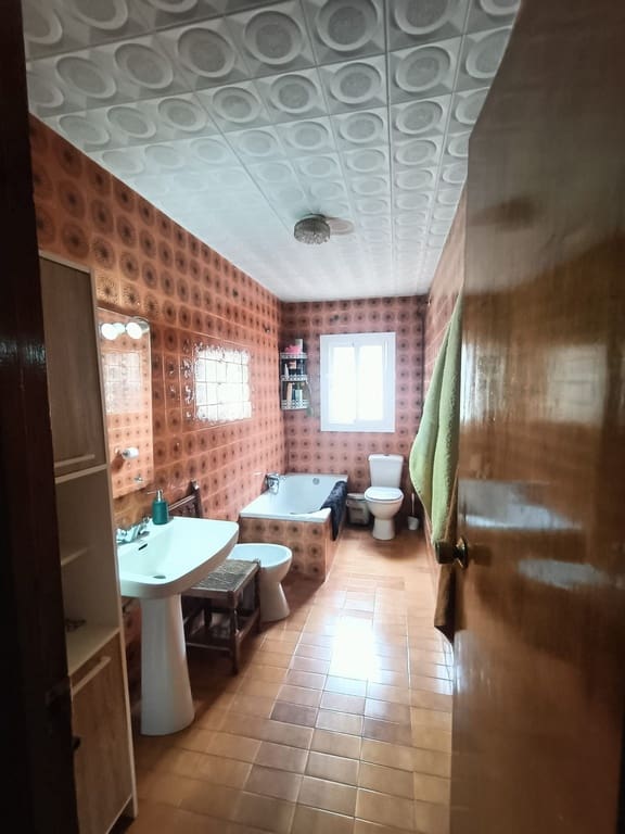 3 makuuhuone Omakotitalo myytävänä paikassa Baza - 65 000 € (Ref: 9534750)