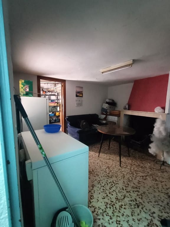 3 makuuhuone Omakotitalo myytävänä paikassa Baza - 65 000 € (Ref: 9534750)