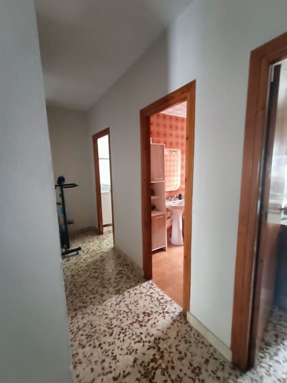 3 makuuhuone Omakotitalo myytävänä paikassa Baza - 65 000 € (Ref: 9534750)