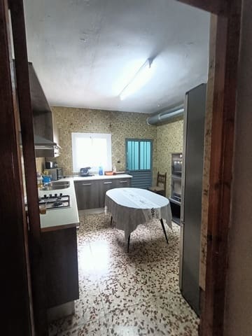 3 makuuhuone Omakotitalo myytävänä paikassa Baza - 65 000 € (Ref: 9534750)