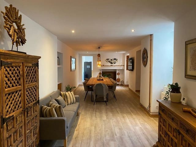 7 soveværelse Byhus til salg i Huéscar - € 599.000 (Ref: 9591817)