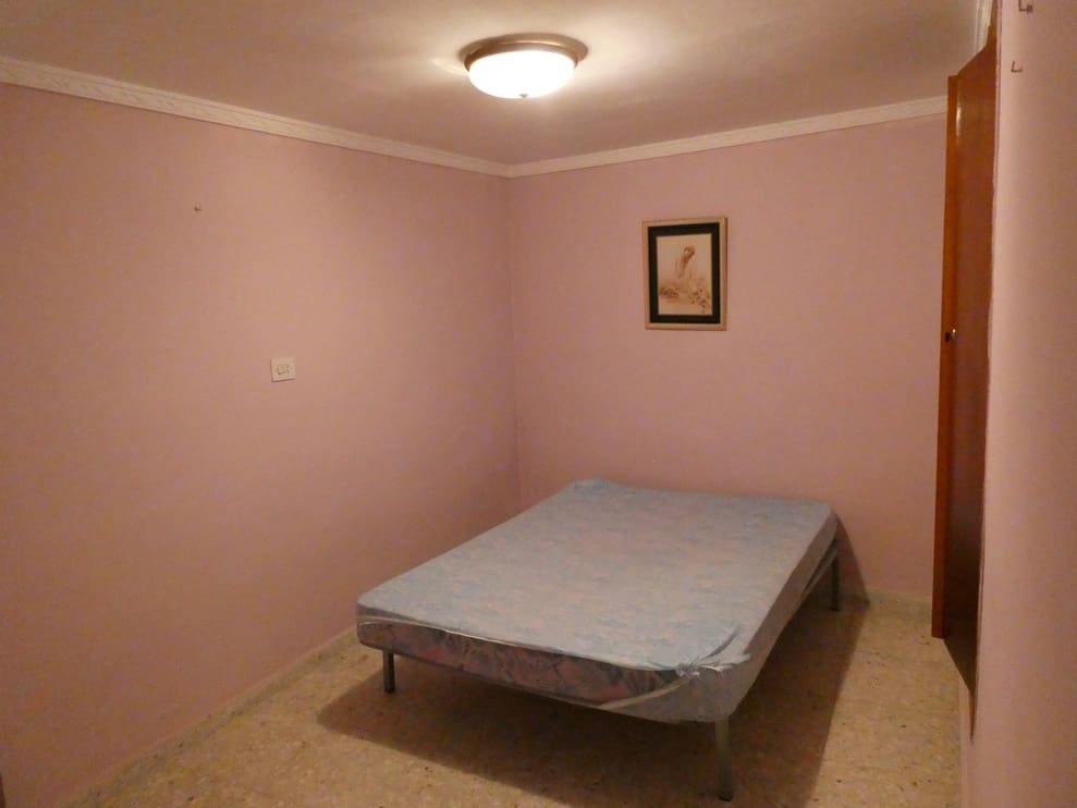 4 sypialnia Dom w skale na sprzedaż w Baza - 66 000 € (Ref: 9603681)