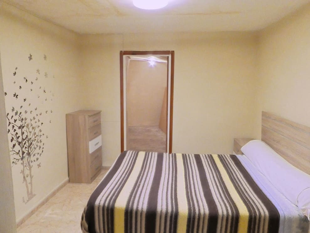 4 sypialnia Dom w skale na sprzedaż w Baza - 66 000 € (Ref: 9603681)