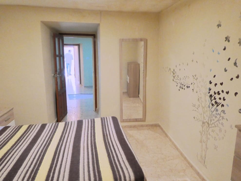 4 sypialnia Dom w skale na sprzedaż w Baza - 66 000 € (Ref: 9603681)