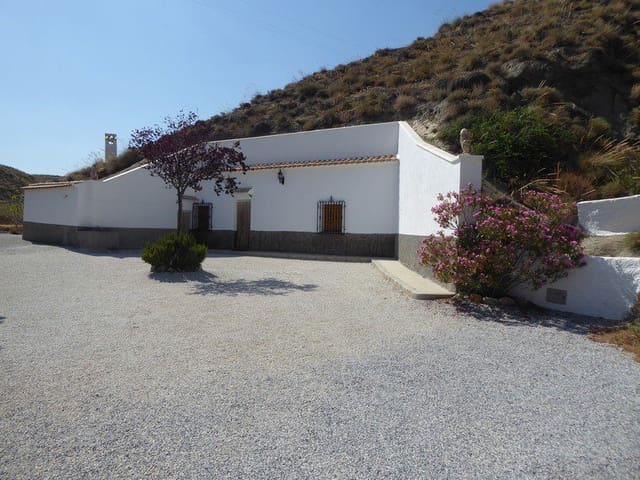 3 makuuhuone Maalaistalo myytävänä paikassa Caniles - 178 500 € (Ref: 9789631)