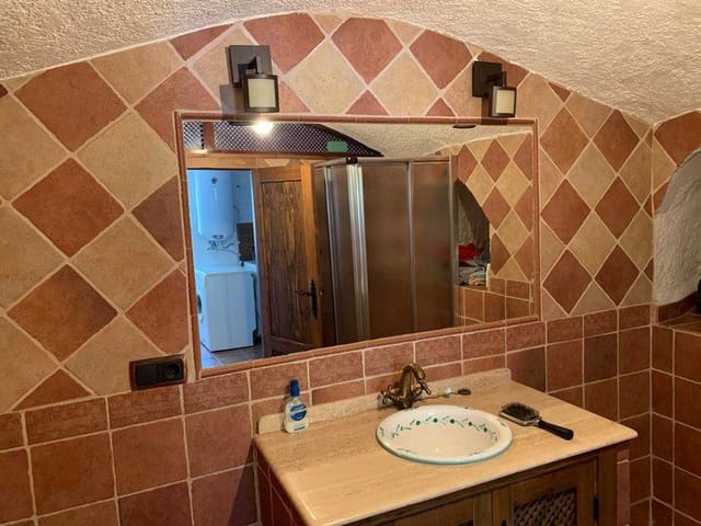 3 makuuhuone Maalaistalo myytävänä paikassa Caniles - 178 500 € (Ref: 9789631)