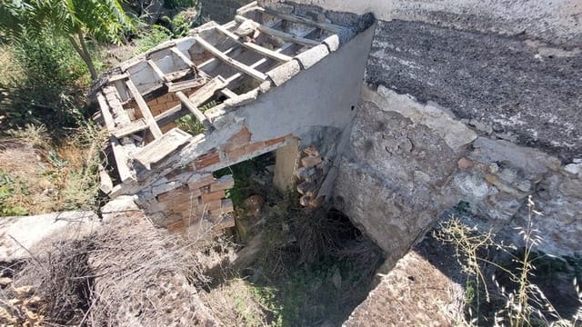 Kommersiell til salgs i Baza - € 69 000 (Ref: 9789633)