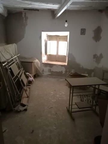 4 makuuhuone Maalaistalo myytävänä paikassa Benamaurel - 38 000 € (Ref: 9789635)