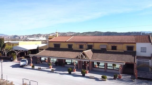 8 soverom Kommersiell til salgs i Castril - € 888 000 (Ref: 9789636)