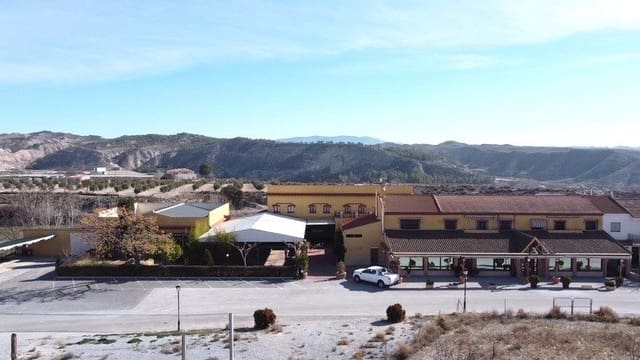 8 soverom Kommersiell til salgs i Castril - € 888 000 (Ref: 9789636)