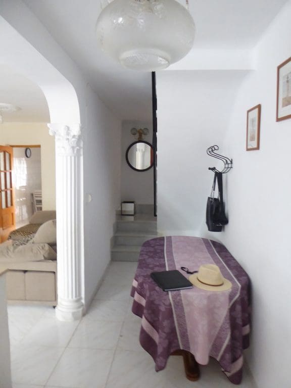 3 makuuhuone Omakotitalo myytävänä paikassa Baza - 85 000 € (Ref: 9789638)