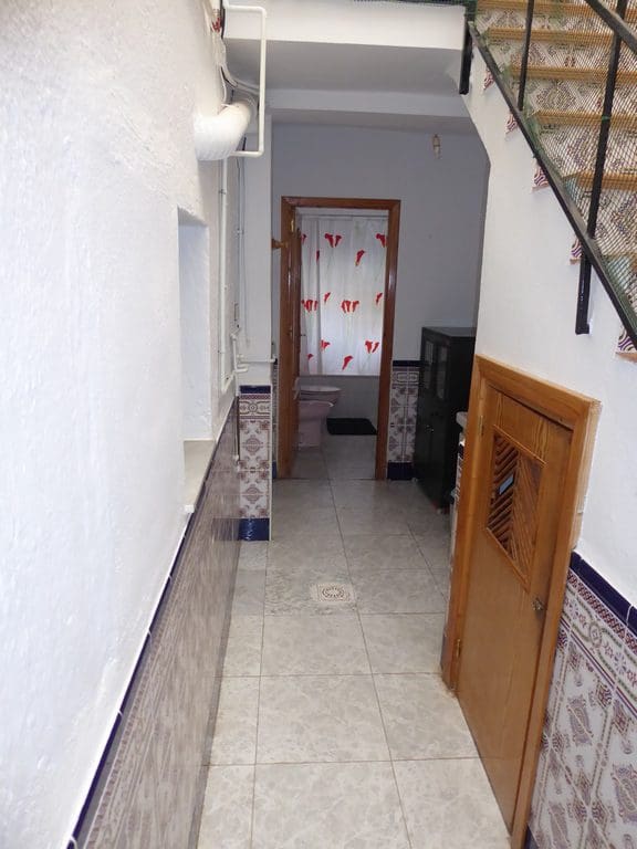 3 makuuhuone Omakotitalo myytävänä paikassa Baza - 85 000 € (Ref: 9789638)