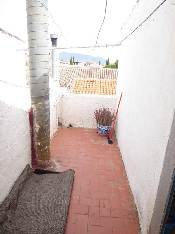 3 makuuhuone Omakotitalo myytävänä paikassa Baza - 85 000 € (Ref: 9789638)