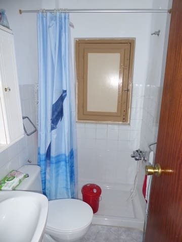 3 makuuhuone Omakotitalo myytävänä paikassa Baza - 85 000 € (Ref: 9789638)