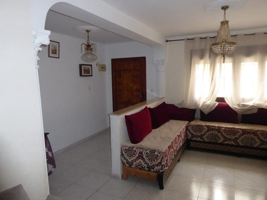 3 makuuhuone Omakotitalo myytävänä paikassa Baza - 85 000 € (Ref: 9789638)