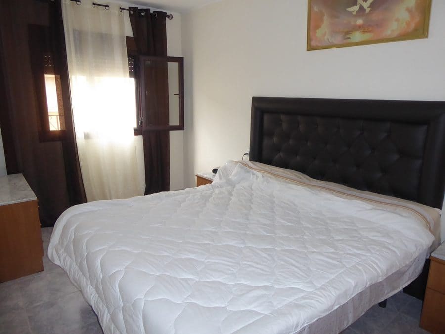 3 makuuhuone Omakotitalo myytävänä paikassa Baza - 85 000 € (Ref: 9789638)