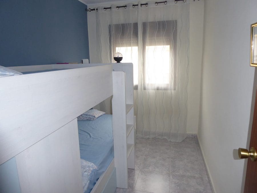 3 makuuhuone Omakotitalo myytävänä paikassa Baza - 85 000 € (Ref: 9789638)