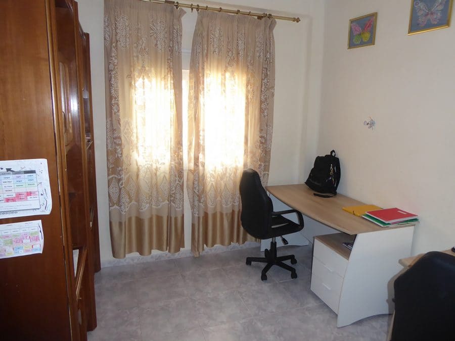 3 makuuhuone Omakotitalo myytävänä paikassa Baza - 85 000 € (Ref: 9789638)