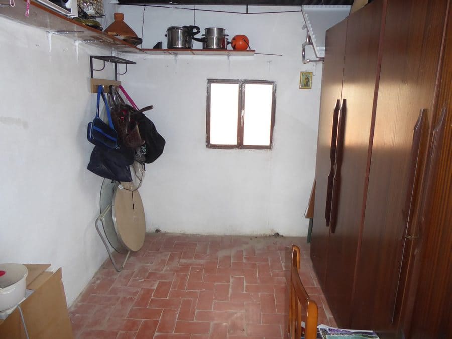 3 makuuhuone Omakotitalo myytävänä paikassa Baza - 85 000 € (Ref: 9789638)