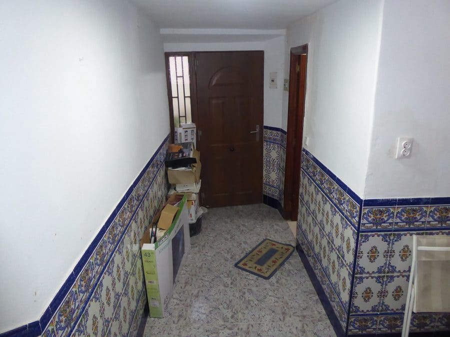 5 makuuhuone Maalaistalo myytävänä paikassa Baza - 35 000 € (Ref: 9789639)