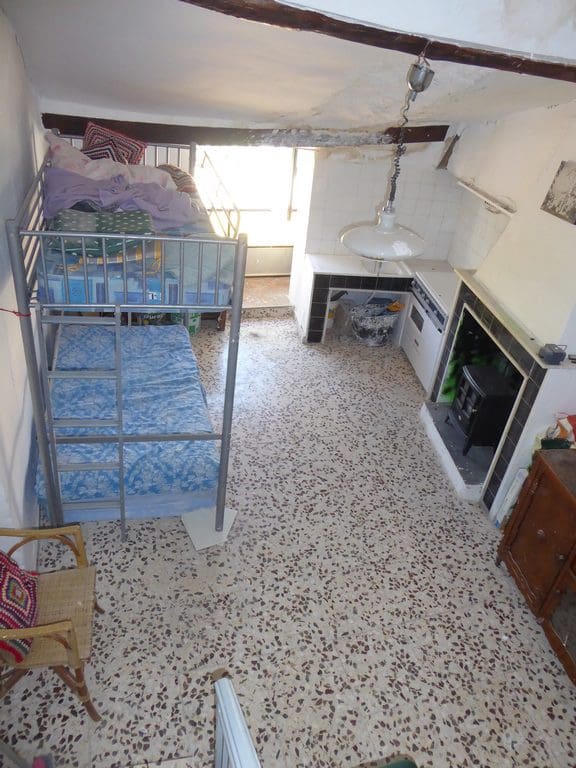 5 makuuhuone Maalaistalo myytävänä paikassa Baza - 35 000 € (Ref: 9789639)