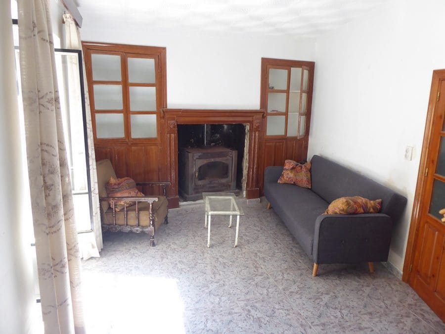 5 makuuhuone Maalaistalo myytävänä paikassa Baza - 35 000 € (Ref: 9789639)