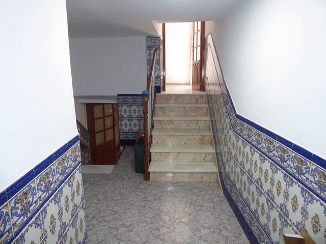 5 camera da letto Finca/Casa di Campagna in vendita in Baza - 35.000 € (Rif: 9789639)