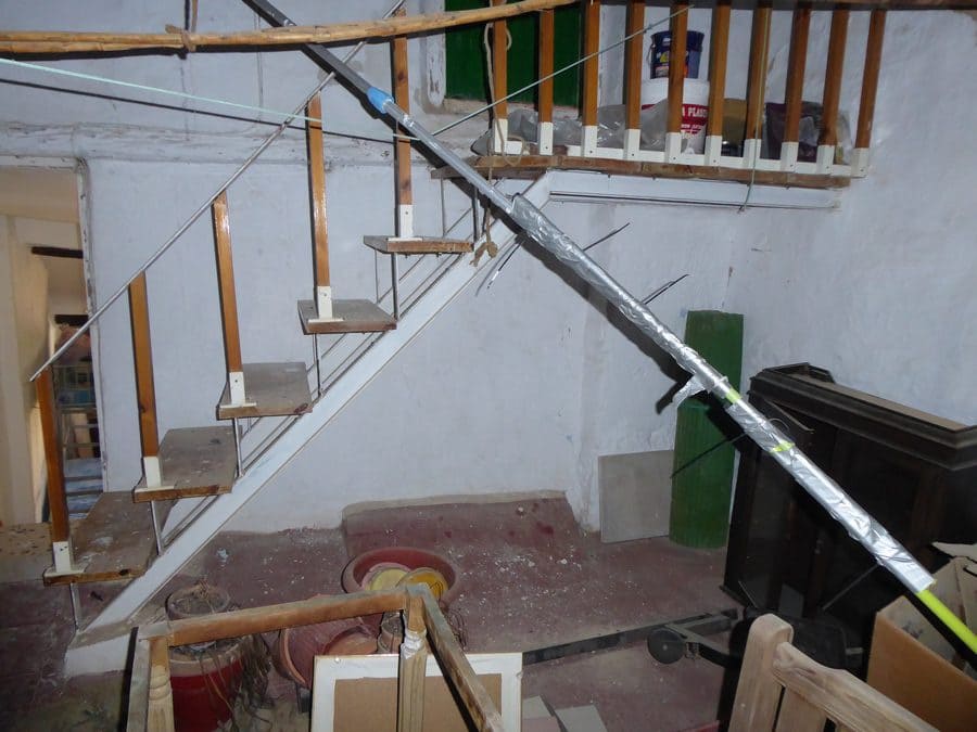 5 makuuhuone Maalaistalo myytävänä paikassa Baza - 35 000 € (Ref: 9789639)