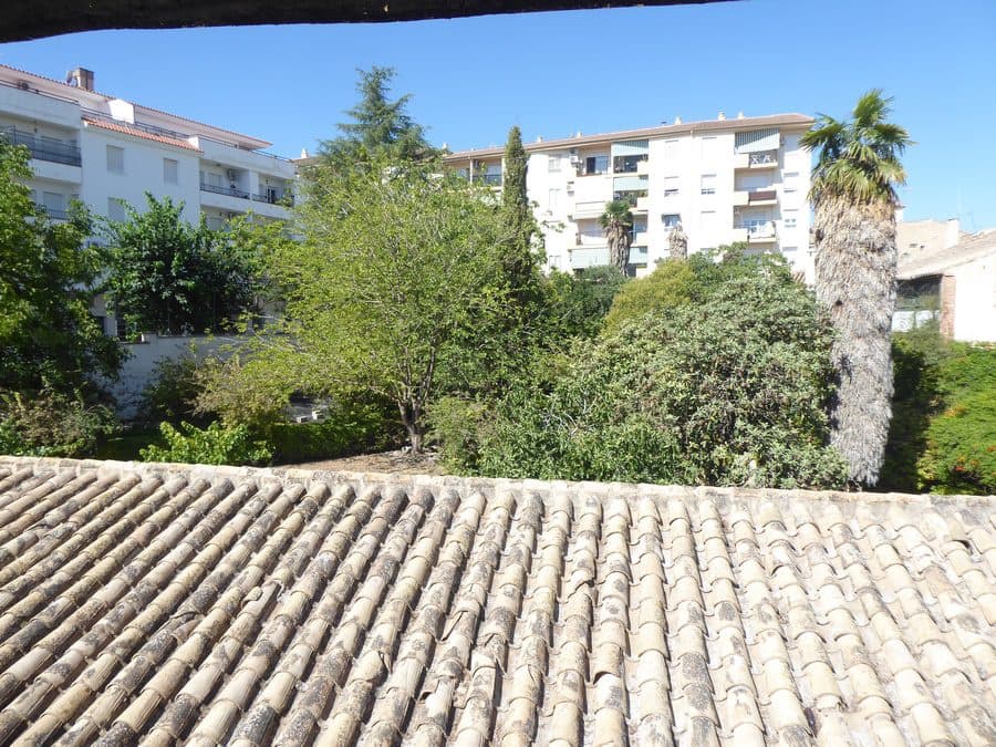 5 makuuhuone Maalaistalo myytävänä paikassa Baza - 35 000 € (Ref: 9789639)