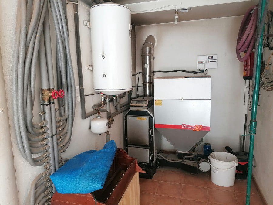 3 slaapkamer Finca/Landhuis te koop in Baza - € 318.000 (Ref: 9789641)