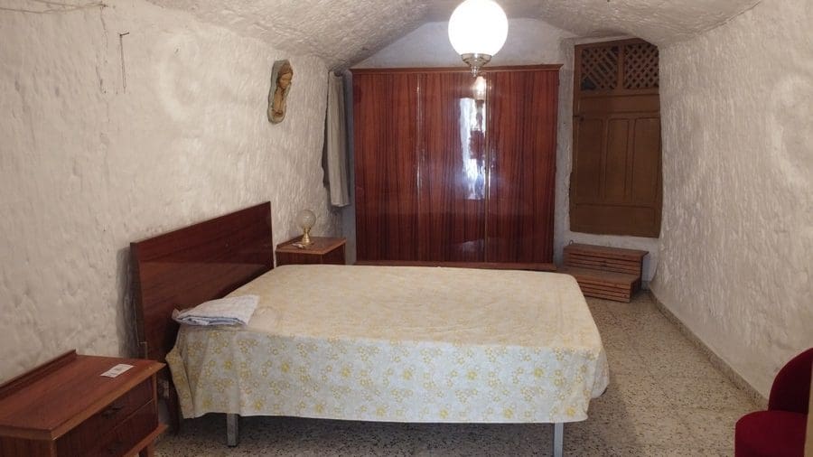 4 makuuhuone Luolatalo myytävänä paikassa Benamaurel - 70 000 € (Ref: 9789642)