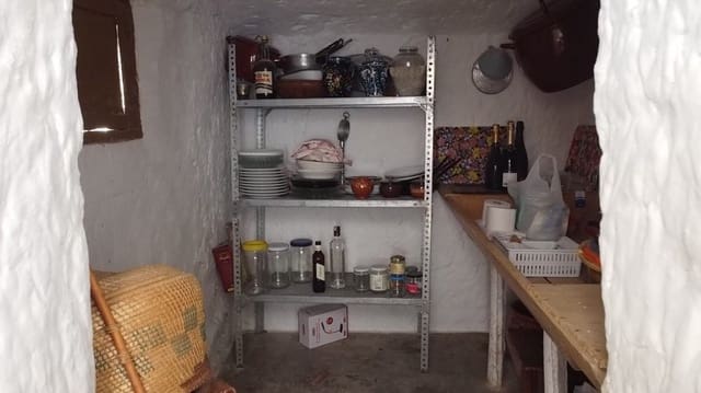 4 makuuhuone Luolatalo myytävänä paikassa Benamaurel - 70 000 € (Ref: 9789642)