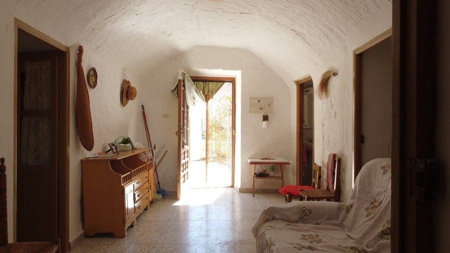 4 makuuhuone Luolatalo myytävänä paikassa Benamaurel - 70 000 € (Ref: 9789642)