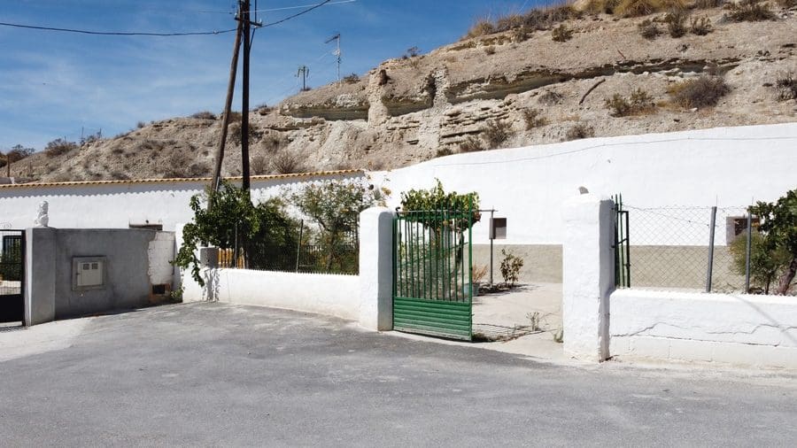 4 makuuhuone Luolatalo myytävänä paikassa Benamaurel - 70 000 € (Ref: 9789642)