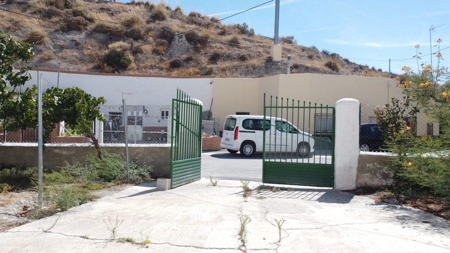 4 makuuhuone Luolatalo myytävänä paikassa Benamaurel - 70 000 € (Ref: 9789642)