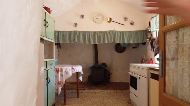 4 makuuhuone Luolatalo myytävänä paikassa Benamaurel - 70 000 € (Ref: 9789642)