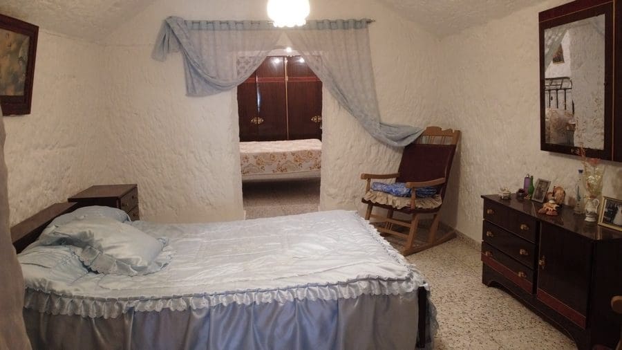 4 makuuhuone Luolatalo myytävänä paikassa Benamaurel - 70 000 € (Ref: 9789642)