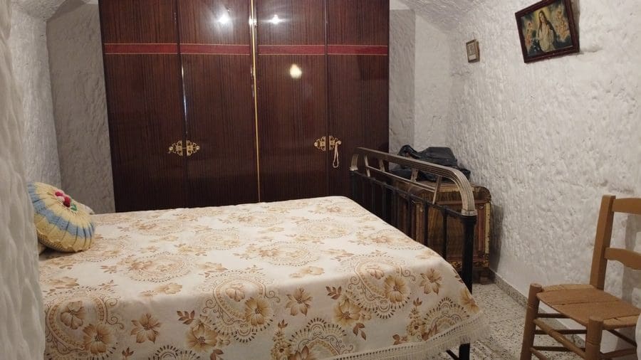 4 makuuhuone Luolatalo myytävänä paikassa Benamaurel - 70 000 € (Ref: 9789642)