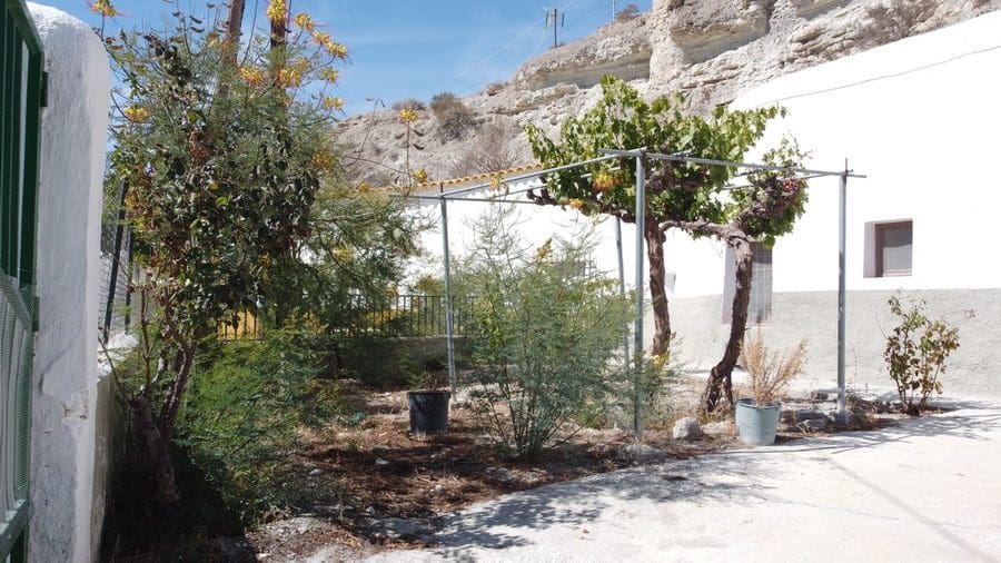 4 makuuhuone Luolatalo myytävänä paikassa Benamaurel - 70 000 € (Ref: 9789642)