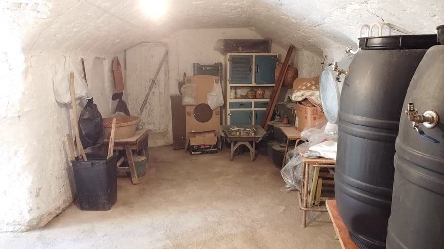 4 makuuhuone Luolatalo myytävänä paikassa Benamaurel - 70 000 € (Ref: 9789642)