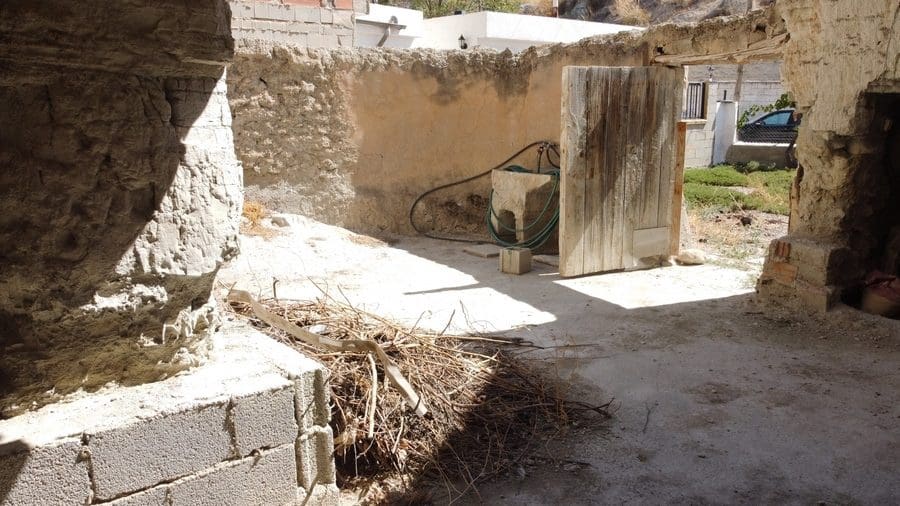 4 makuuhuone Luolatalo myytävänä paikassa Benamaurel - 70 000 € (Ref: 9789642)