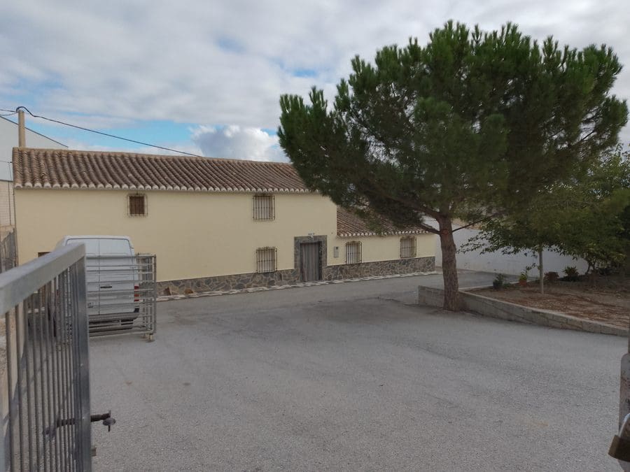 5 camera da letto Finca/Casa di Campagna in vendita in Baza - 200.000 € (Rif: 9789643)