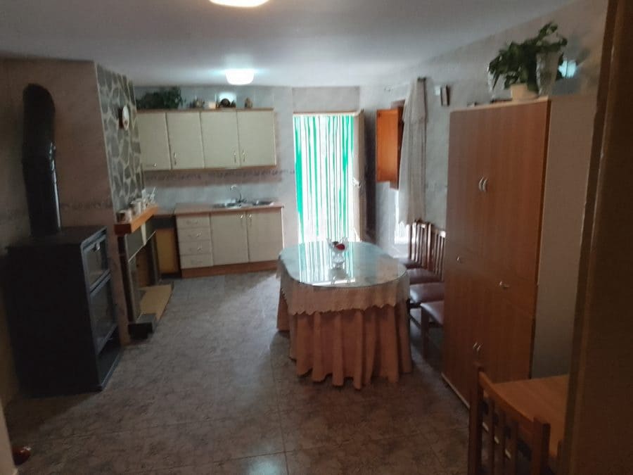 5 camera da letto Finca/Casa di Campagna in vendita in Baza - 200.000 € (Rif: 9789643)