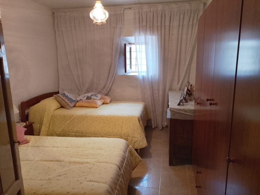 5 camera da letto Finca/Casa di Campagna in vendita in Baza - 200.000 € (Rif: 9789643)