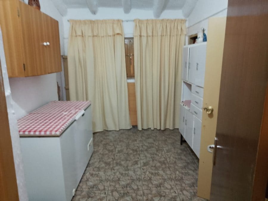 5 camera da letto Finca/Casa di Campagna in vendita in Baza - 200.000 € (Rif: 9789643)