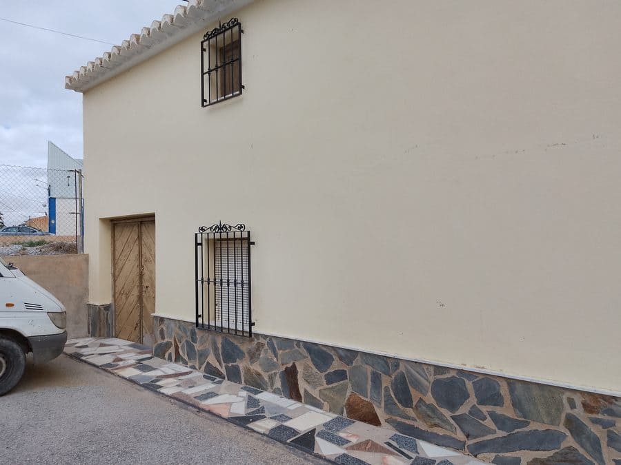 5 camera da letto Finca/Casa di Campagna in vendita in Baza - 200.000 € (Rif: 9789643)